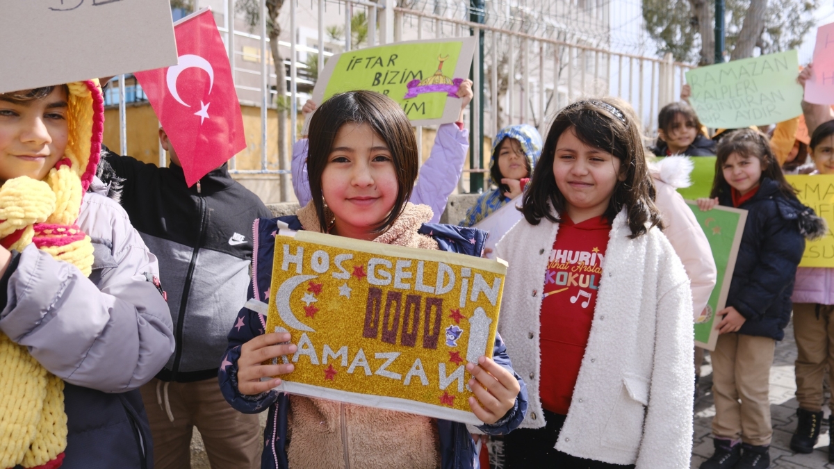 Karamanlı Öğrencilerden Ramazan’a Davullu Manili Karşılama