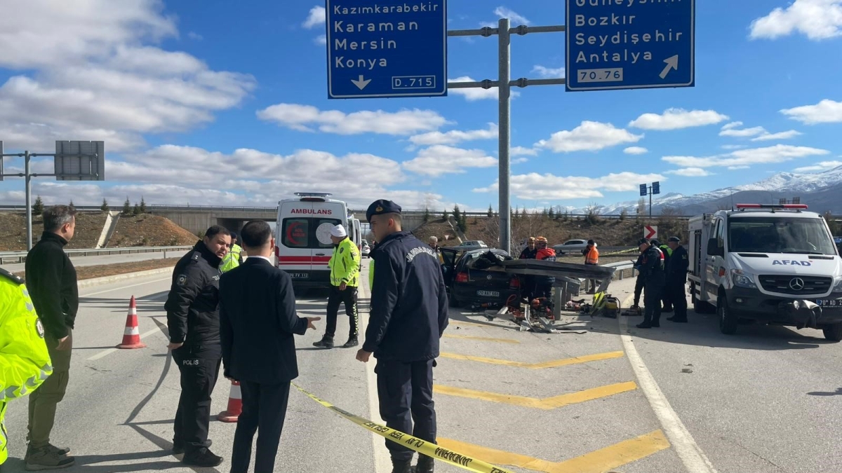 Karaman-Konya Yolunda Feci Kaza: Bariyerlere Saplanan Otomobilde Anne ve Baba Hayatını Kaybetti