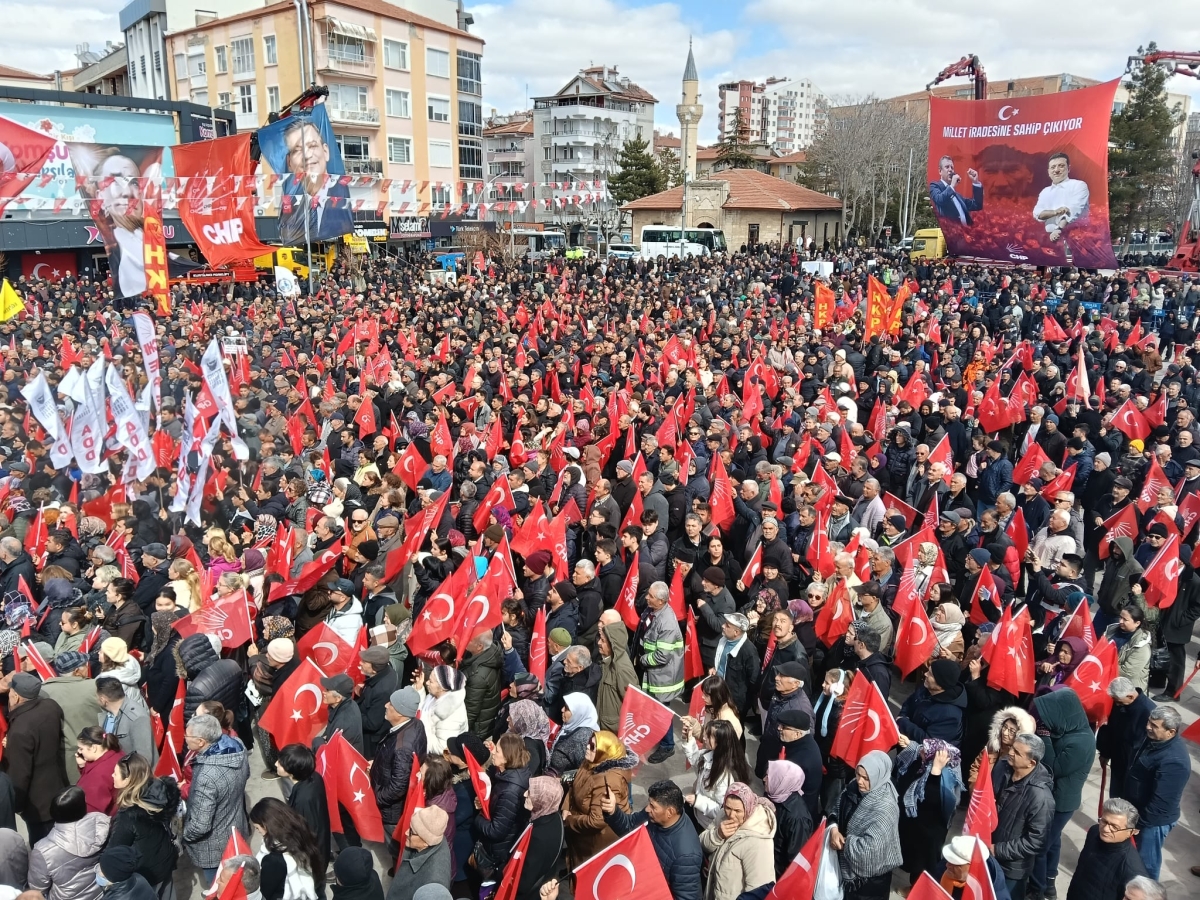 CHP Karaman’da Tarihi Kalabalık: Soğuk Havaya Rağmen Meydan Doldu