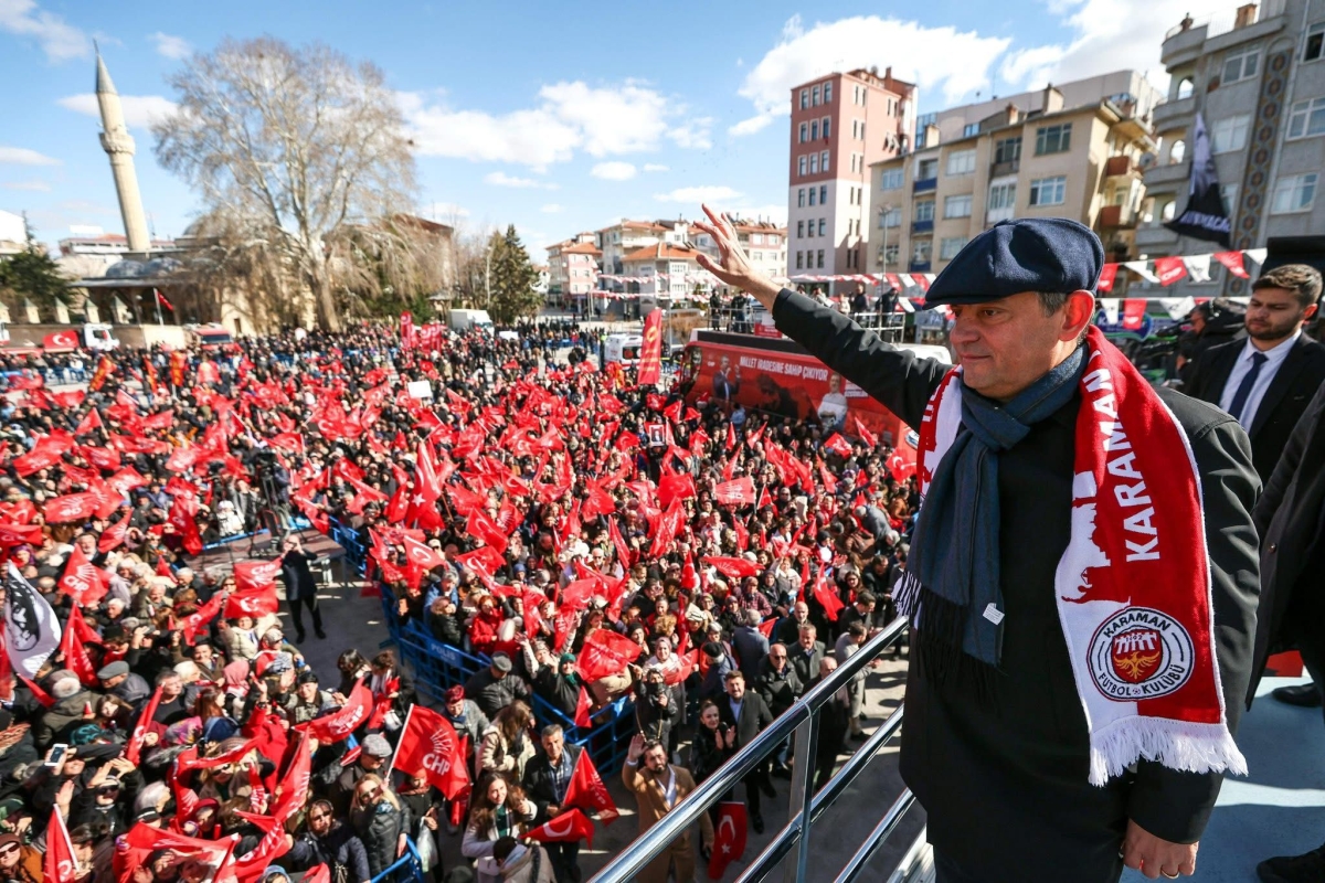 CHP Karaman’da Tarihi Kalabalık: Soğuk Havaya Rağmen Meydan Doldu
