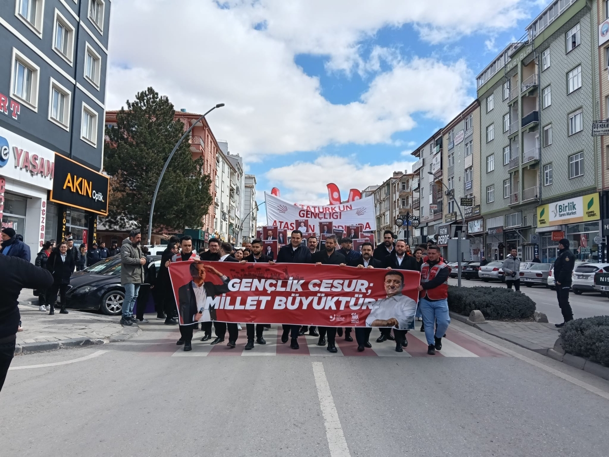 CHP Karaman’da Tarihi Kalabalık: Soğuk Havaya Rağmen Meydan Doldu