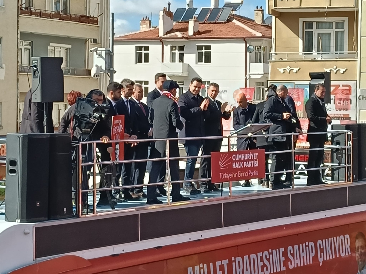 CHP Karaman’da Tarihi Kalabalık: Soğuk Havaya Rağmen Meydan Doldu