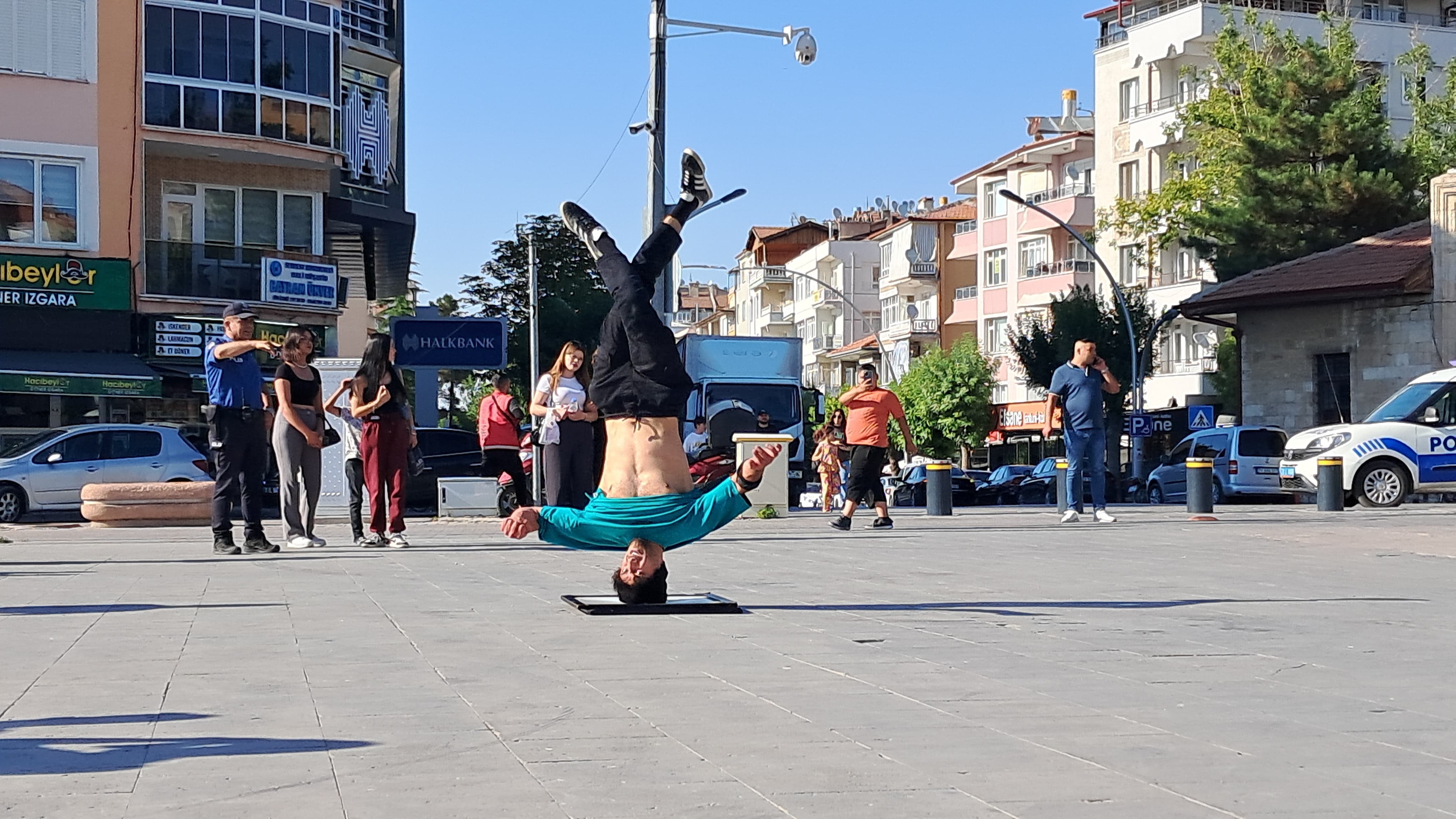 Yaptığı dansla adını rekorlar kitabına yazdırmayı hedefliyor